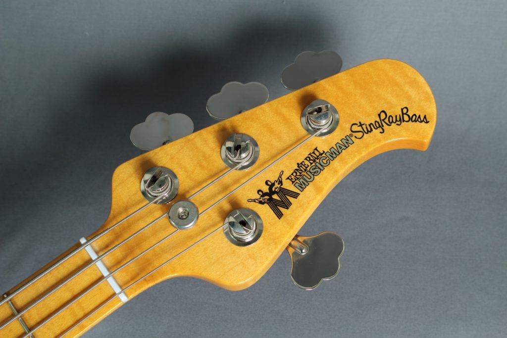 ミュージックマン　スティングレイ　musicman stingray